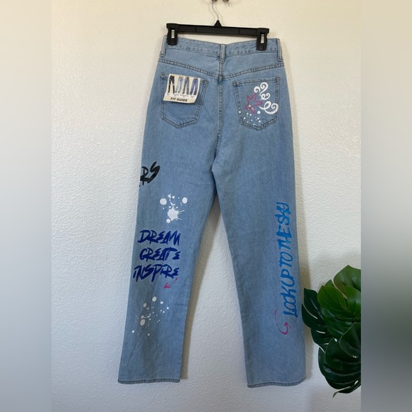90’s Boyfriend jeans🙃 - Picture 4 of 7
